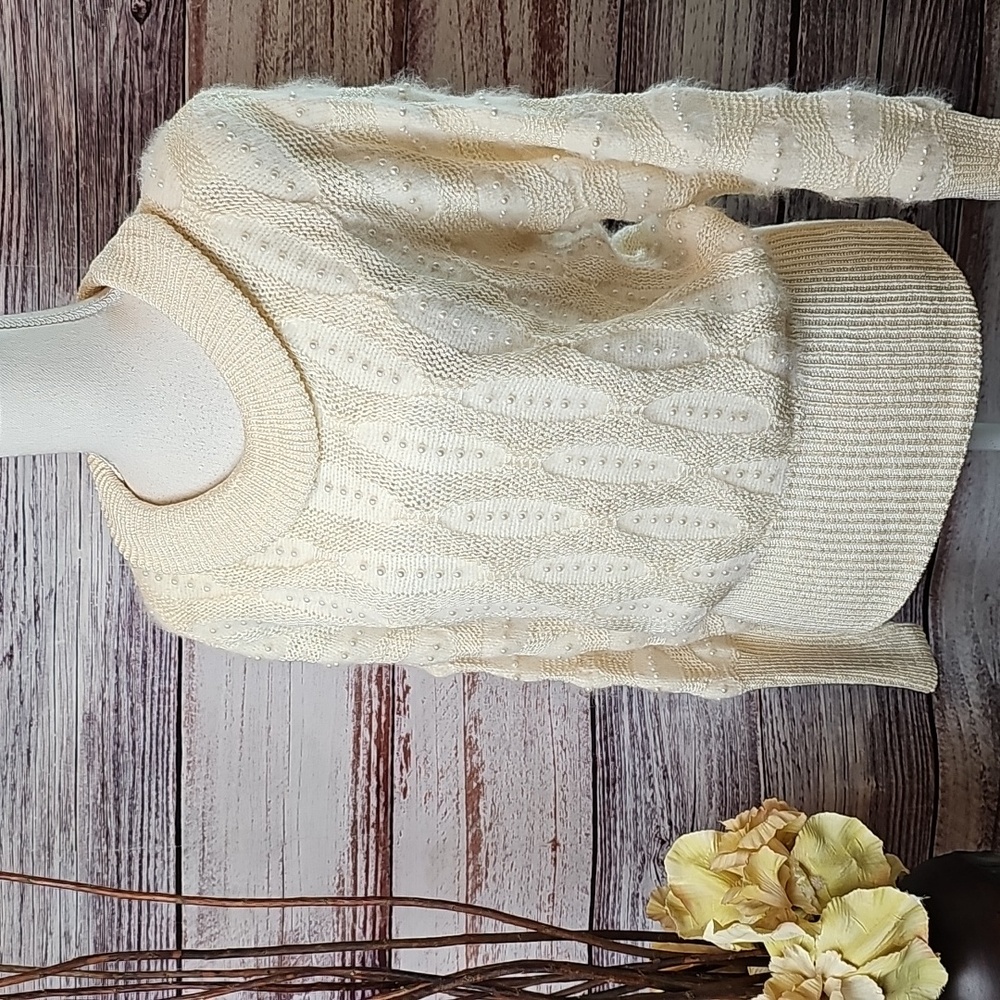 VINTAGE 80's MICHELLE STUART ANGORA RABBIT HAIR FAUX PEARL PULLOVER SWEATER